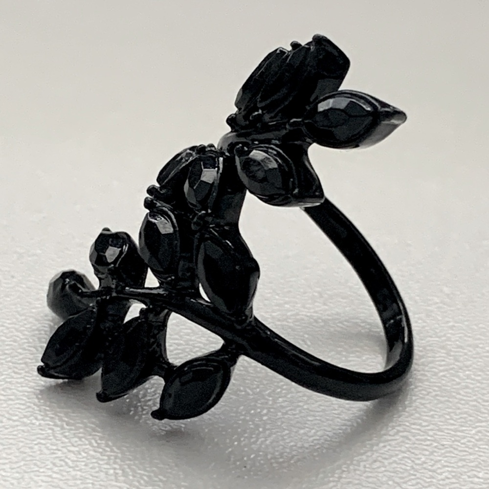 Women’s Black Double Ivy Leaf Ring Size 8 - Picture 6 of 8